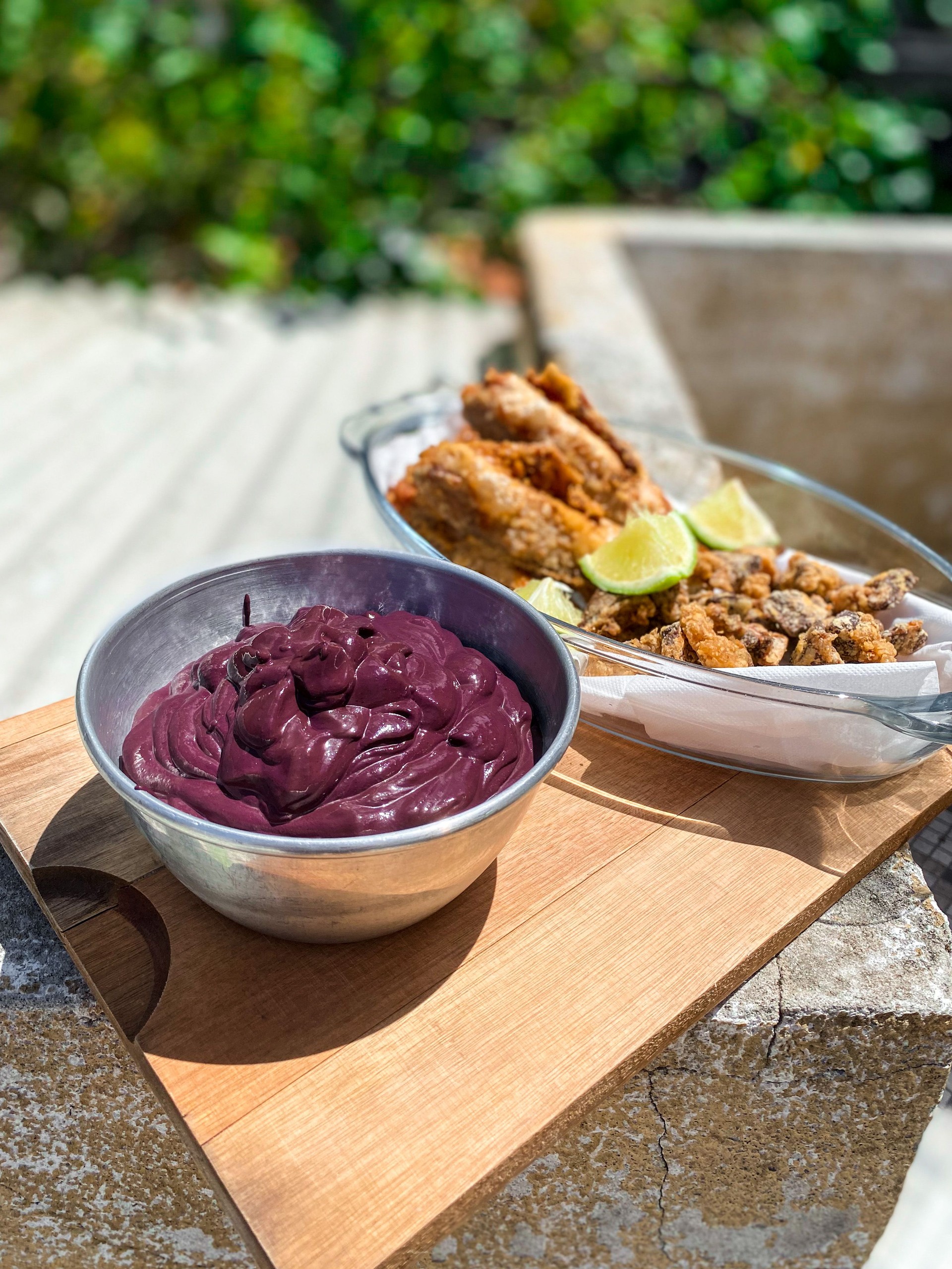 Açaí and fried fish